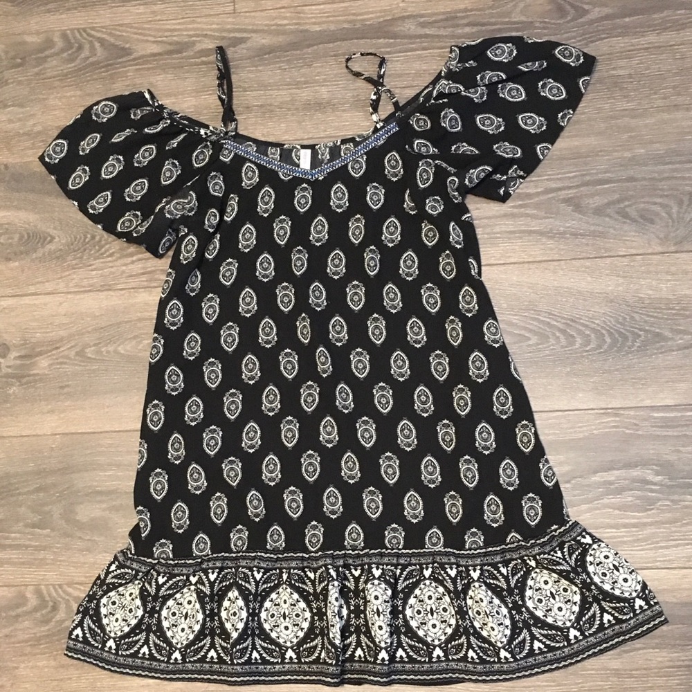 Off the shoulder (small straps) lightweight dress